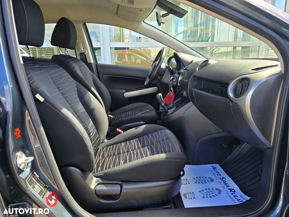 Mazda 2 - 10