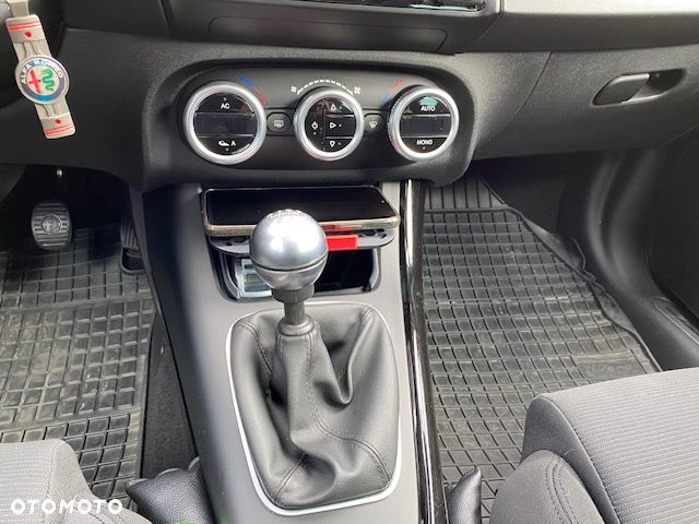 Alfa Romeo Giulietta 1.4 TB Distinctive - 18