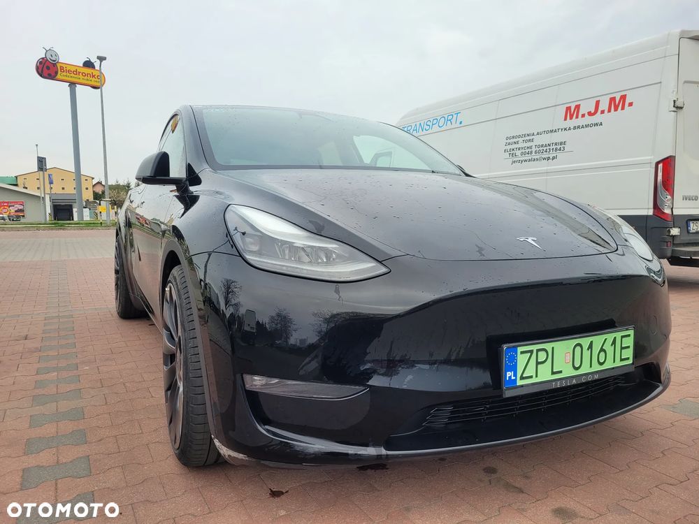 Tesla Model Y Performance Dual Motor AWD - 2