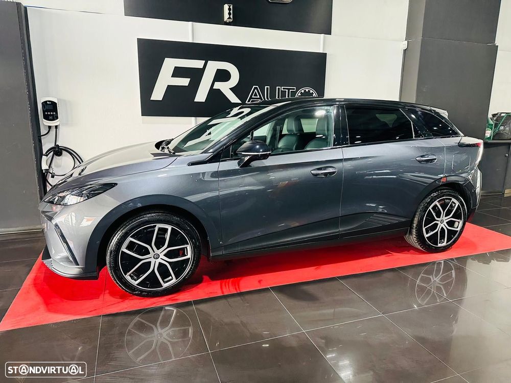 MG MG4 64 kWh Luxury - 4
