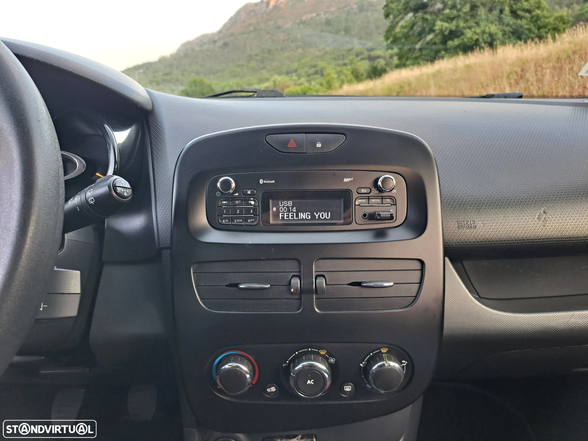 Renault Clio 1.2 16V Confort - 17
