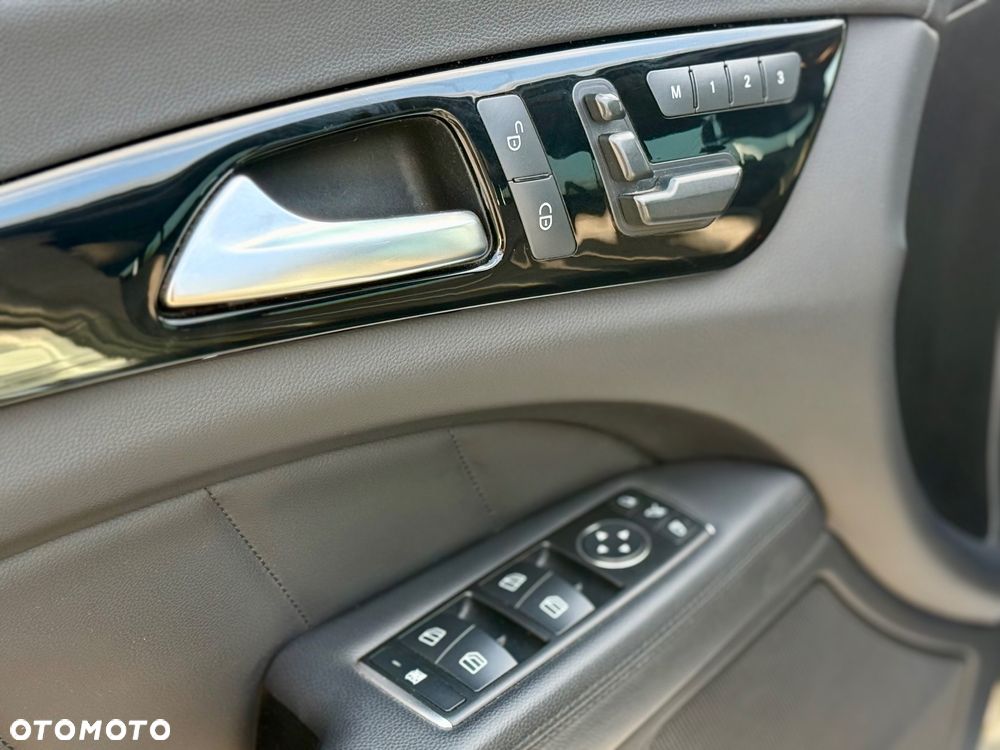 Mercedes-Benz CLS 350 d 4-Matic - 24