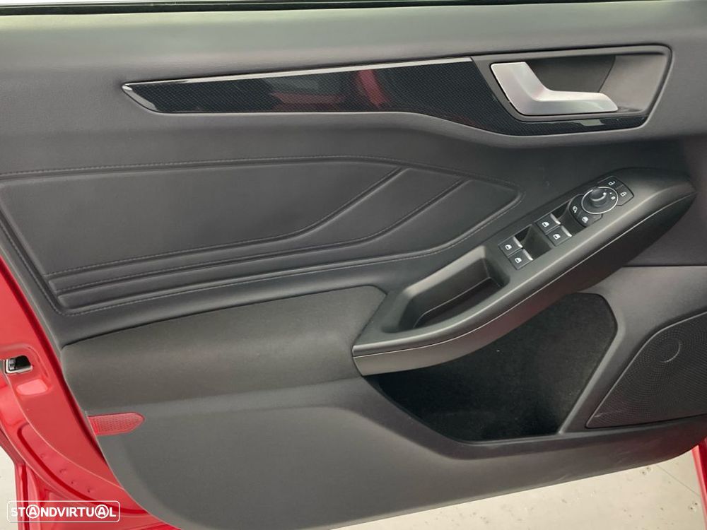 Ford Focus 1.0 EcoBoost MHEV ST-Line X Aut. - 17