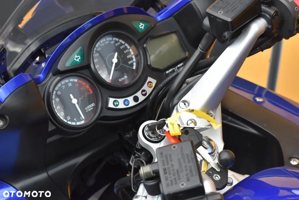 Yamaha FJR - 24