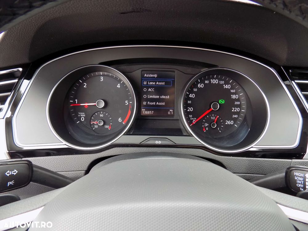 Volkswagen Passat 2.0 TDI SCR DSG Business - 13