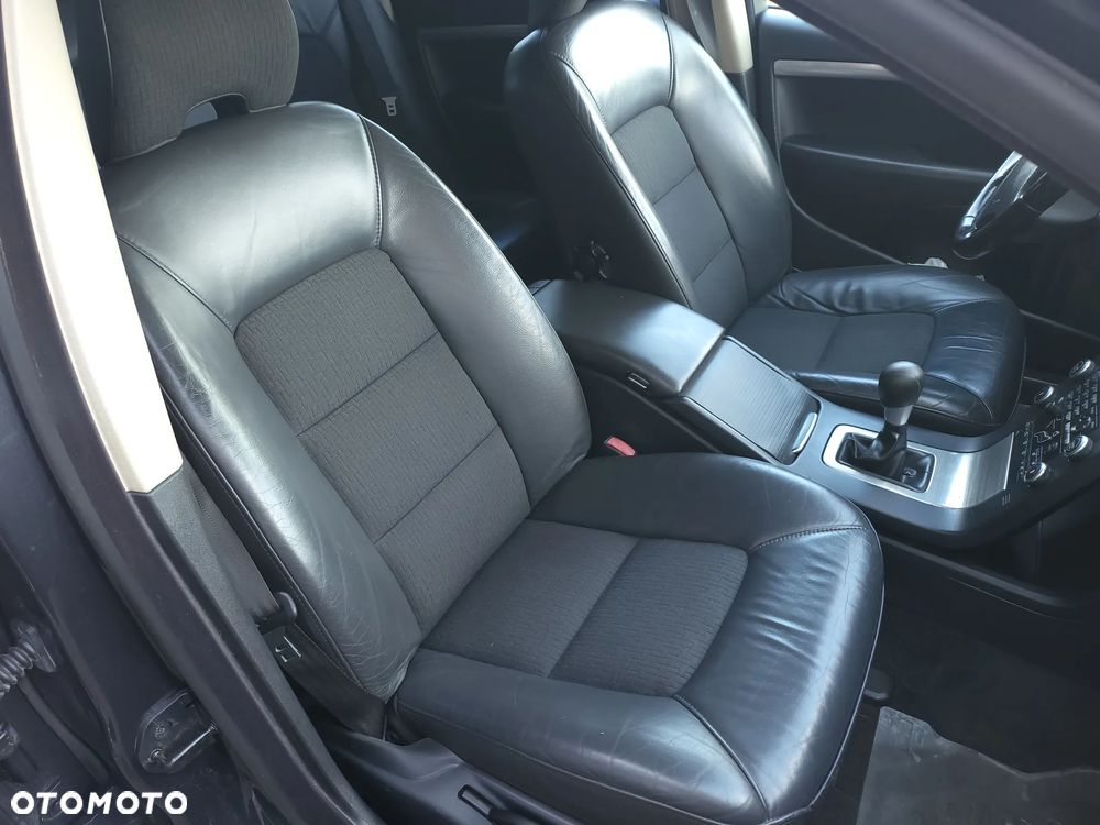 Volvo V70 2.5T Summum - 25