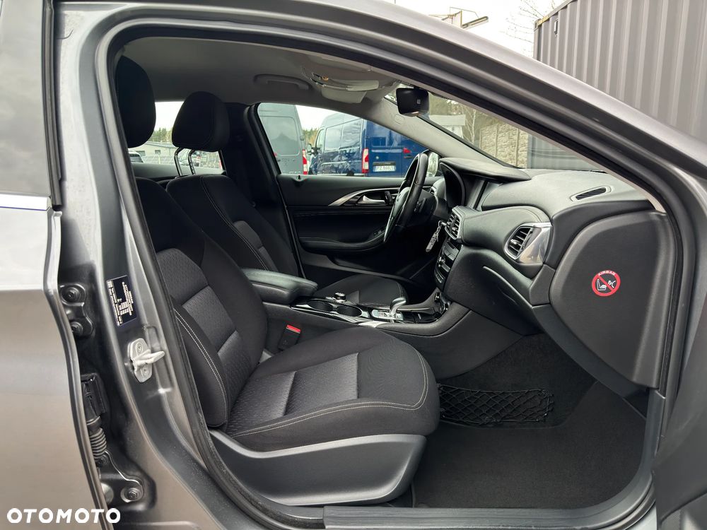 Infiniti Q30 2.2d Sport AWD 7DCT - 18