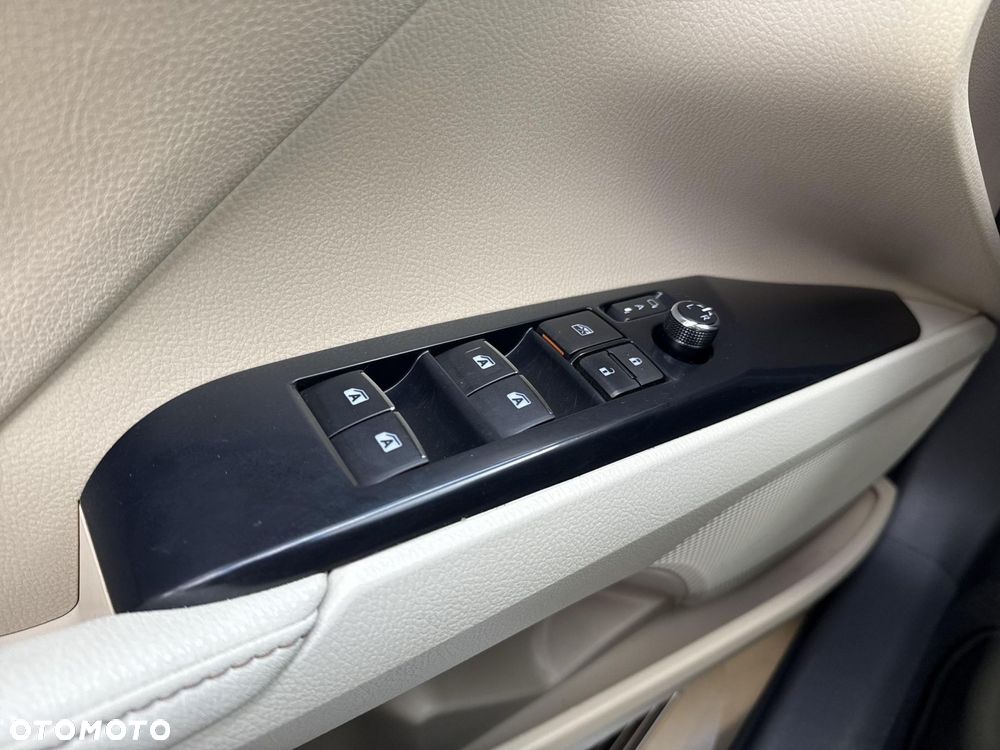 Toyota Camry 2.5 Hybrid Executive CVT - 20