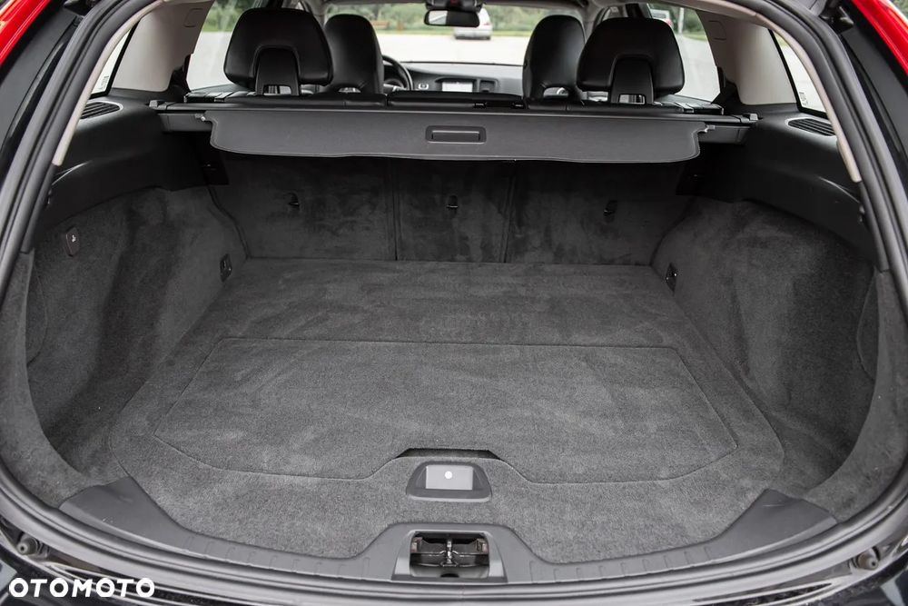 Volvo V60 D2 Summum - 28