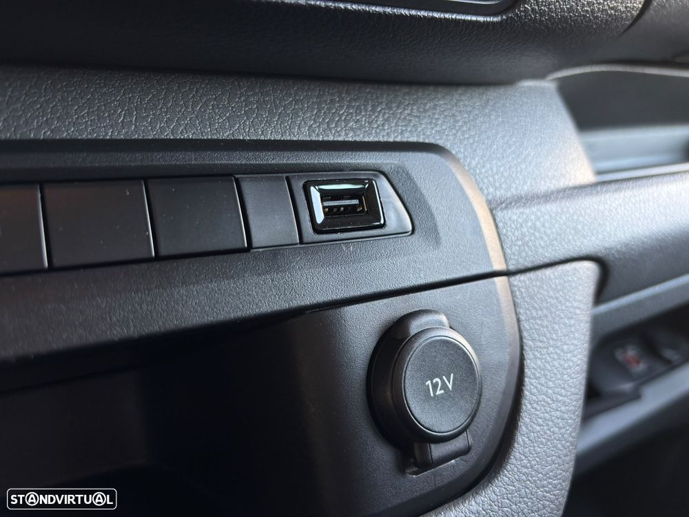 Peugeot e-Expert 75 kWh Semi-Vidrado Premium Standard - 18