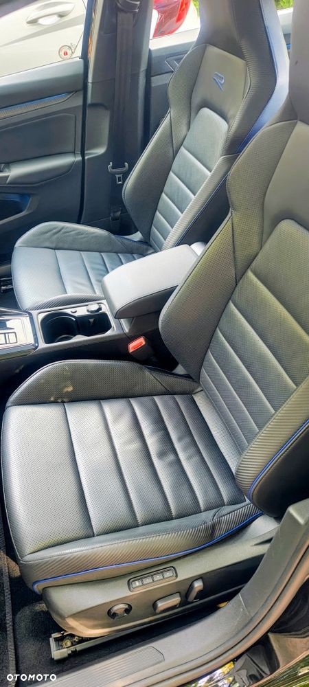 Volkswagen Golf - 8