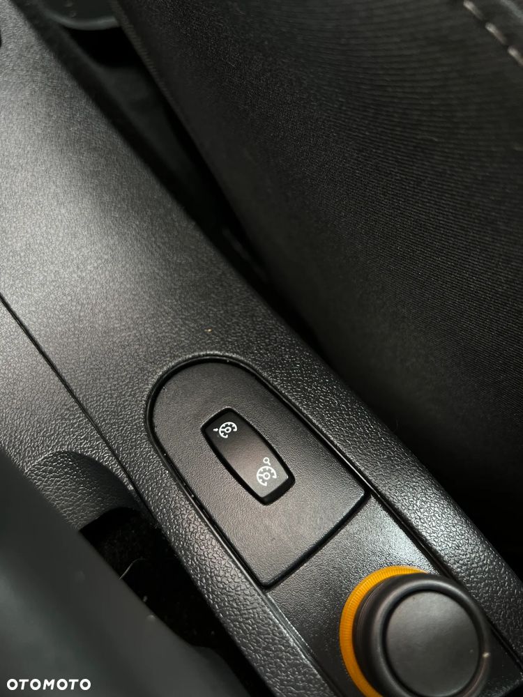 Renault Clio - 32