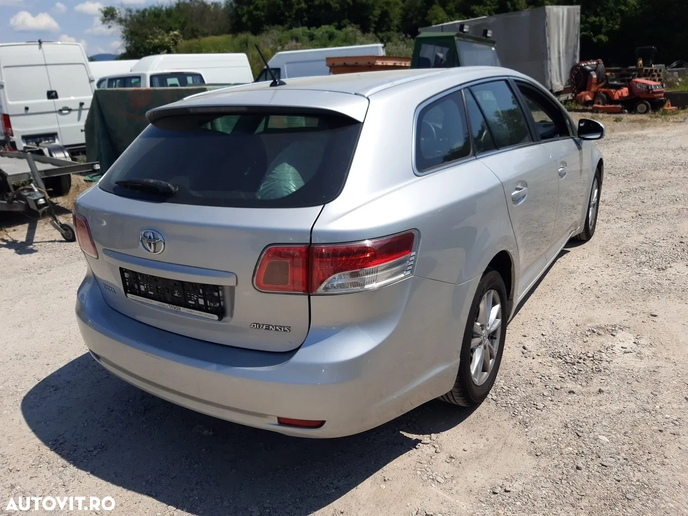 Toyota Avensis Combi 2.0 D-4D Edition - 2