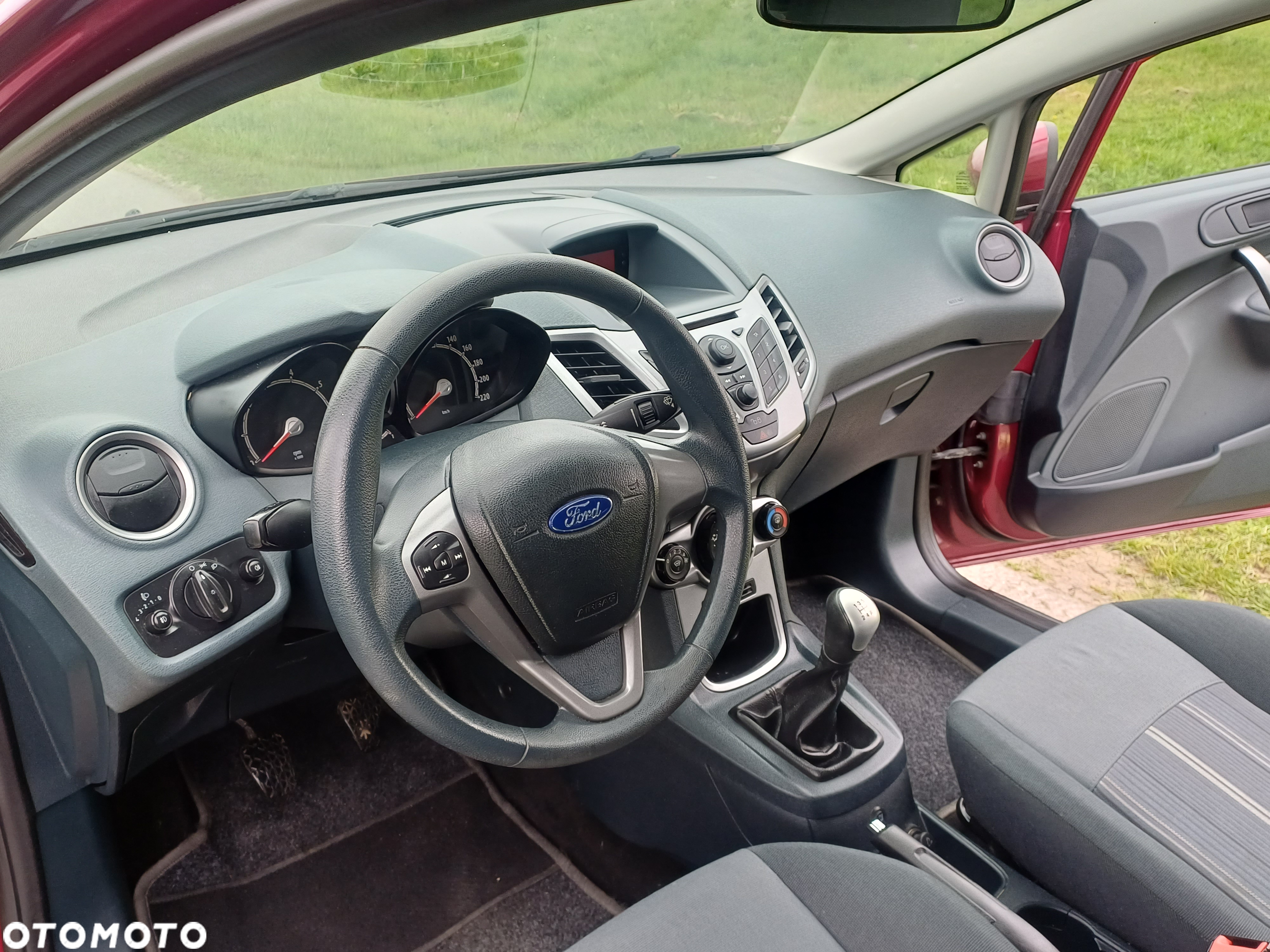 Ford Fiesta 1.4 Ghia - 8
