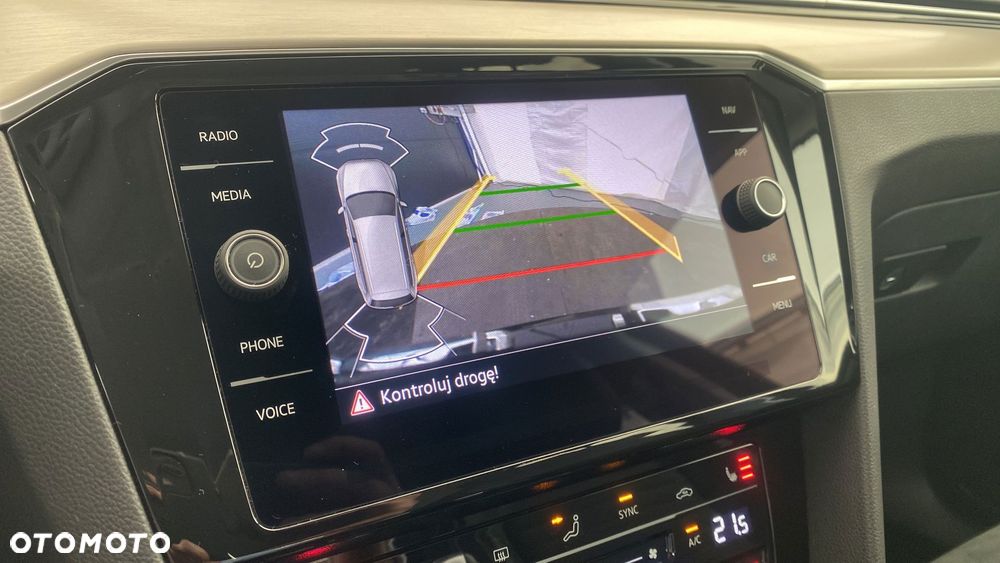 Volkswagen Passat - 21