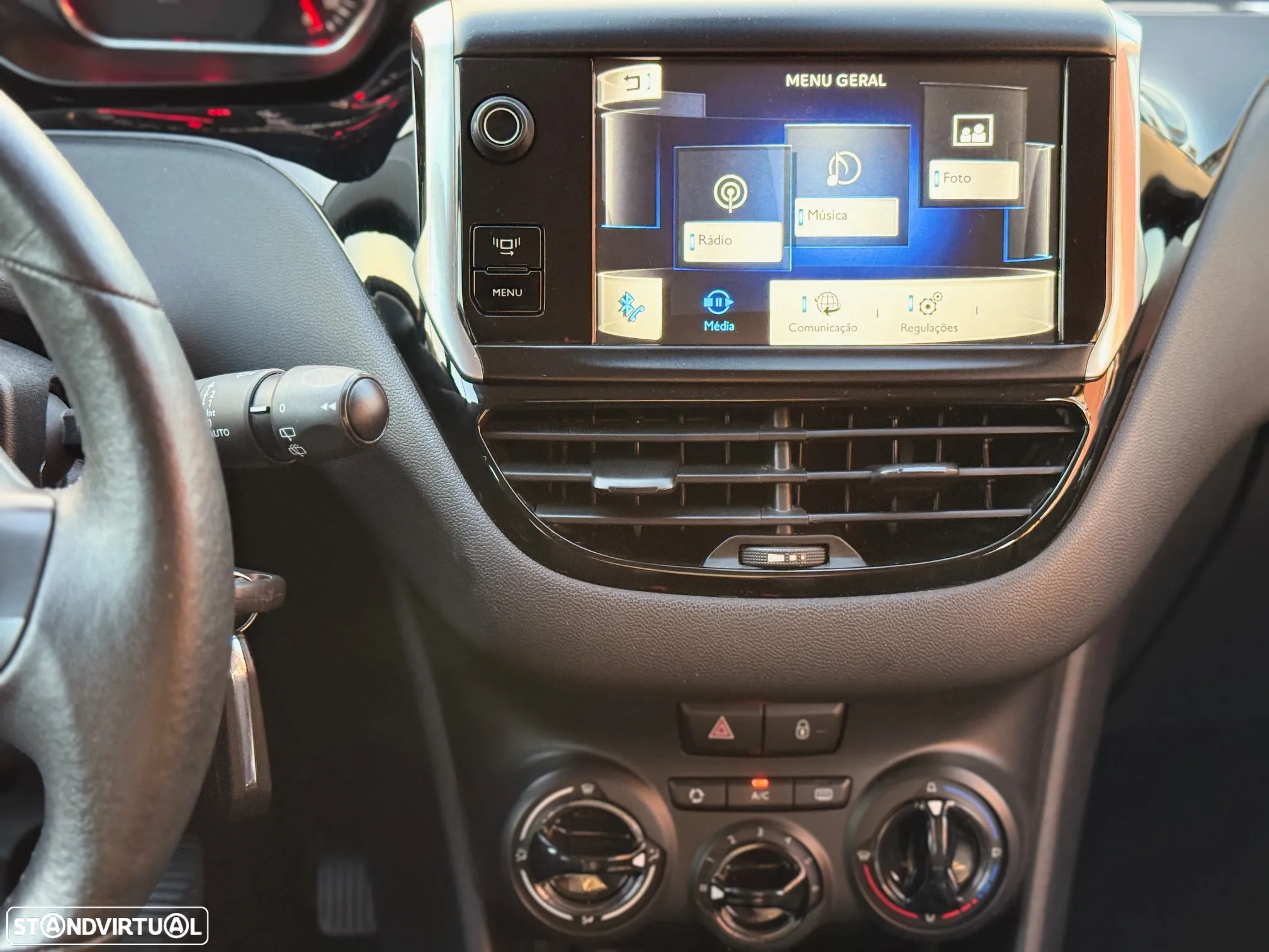 Peugeot 208 1.2 VTi SE Style - 6