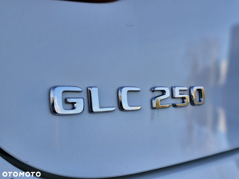 Mercedes-Benz GLC - 38