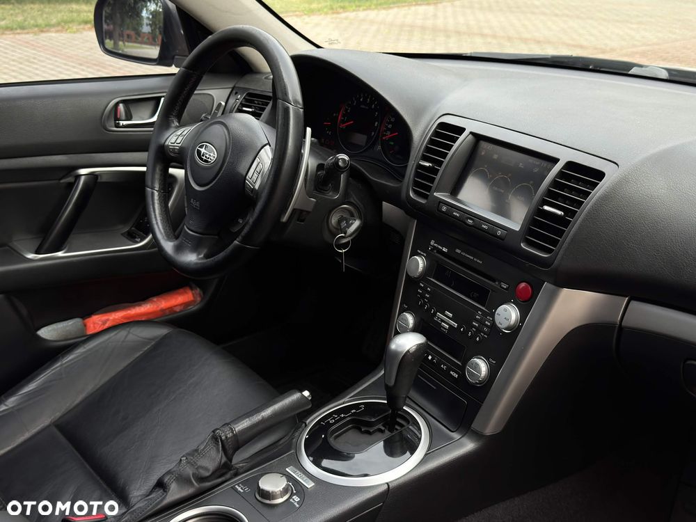 Subaru Legacy 3.0 H6 NAV - 18