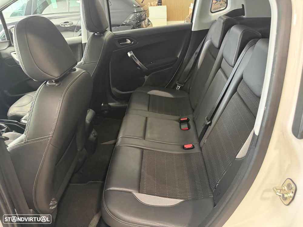 Peugeot 2008 1.6 BlueHDi Allure - 7