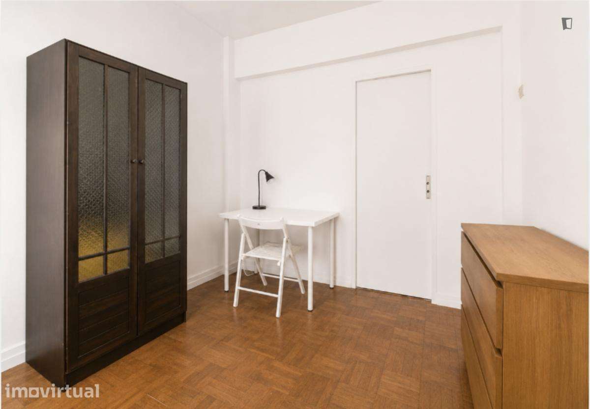 Quarto - localizado em Estrela Lisbon - Grande imagem: 2/14