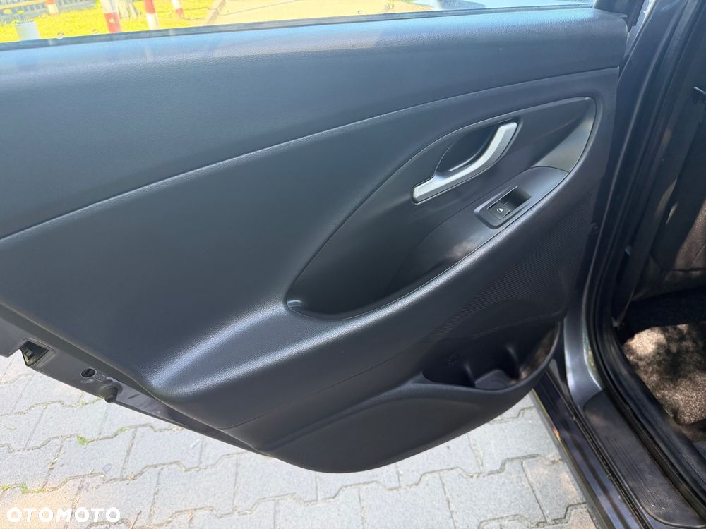Hyundai i30 1.4 Classic + - 18