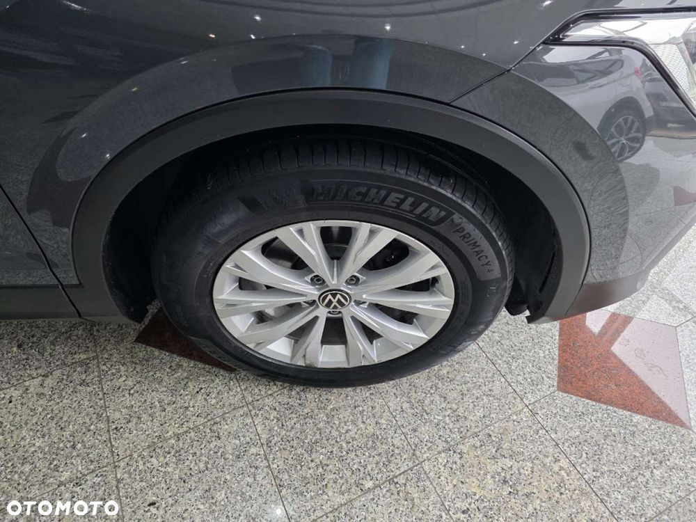 Volkswagen Tiguan - 16