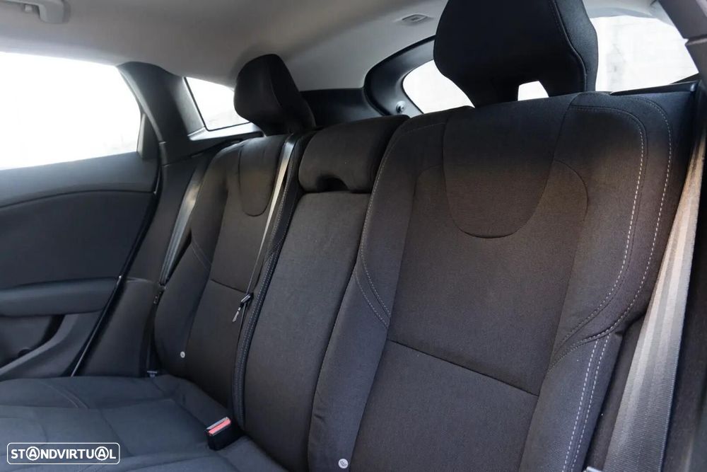 Volvo V40 Cross Country - 10