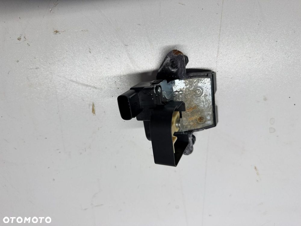 ZAMEK TYLNEJ KLAPY HYUNDAI I30 III HB 2017-  81230-G3000 - 3