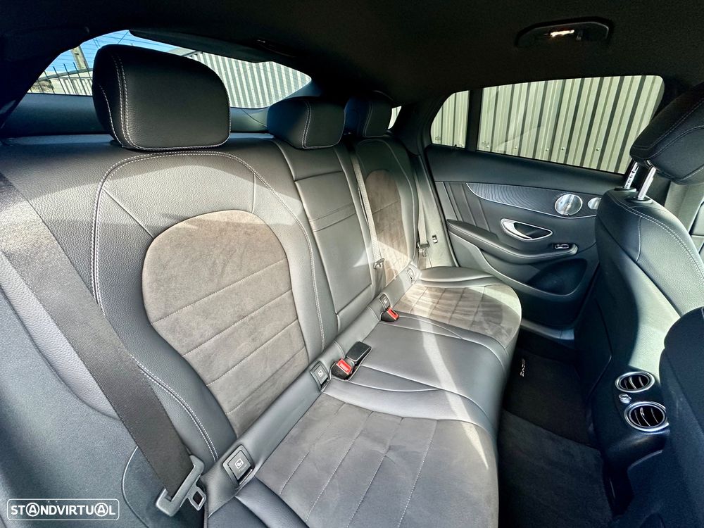 Mercedes-Benz GLC 300 e Coupe 4Matic 9G-TRONIC AMG Line - 56