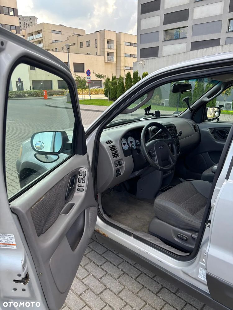 Ford Escape 3.0 XLS 4WD - 10