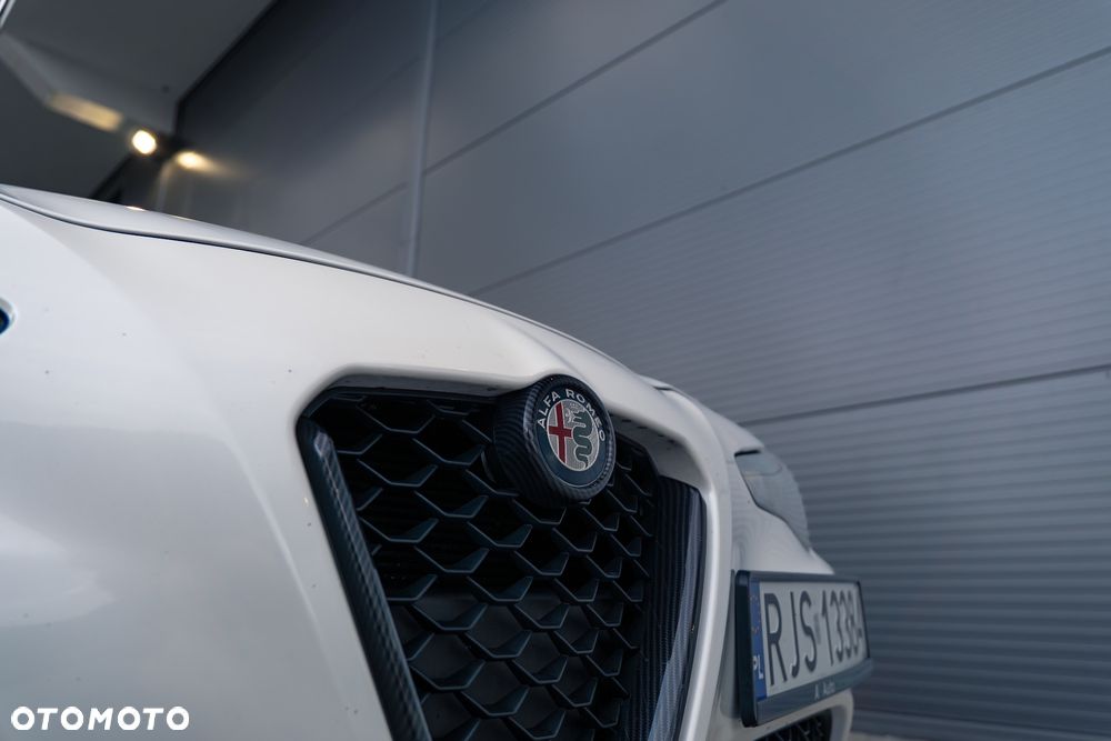 Alfa Romeo Giulia 2.0 Turbo TI Q4 - 10