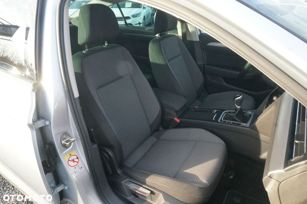 Volkswagen Passat 2.0 TDI EVO Essence - 28