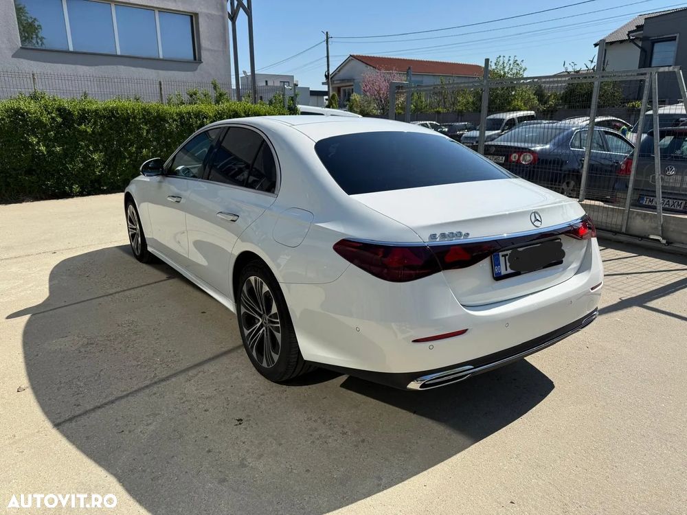 Mercedes-Benz E 300 PHEV - 10