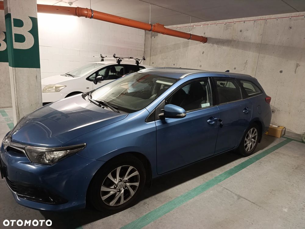Toyota Auris 1.6 Comfort - 16