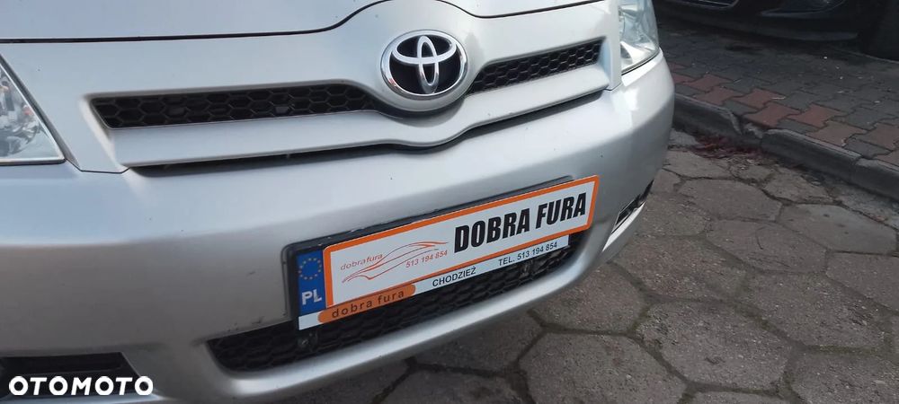 Toyota Corolla Verso 2.2 D-4D Gold + 7os - 25