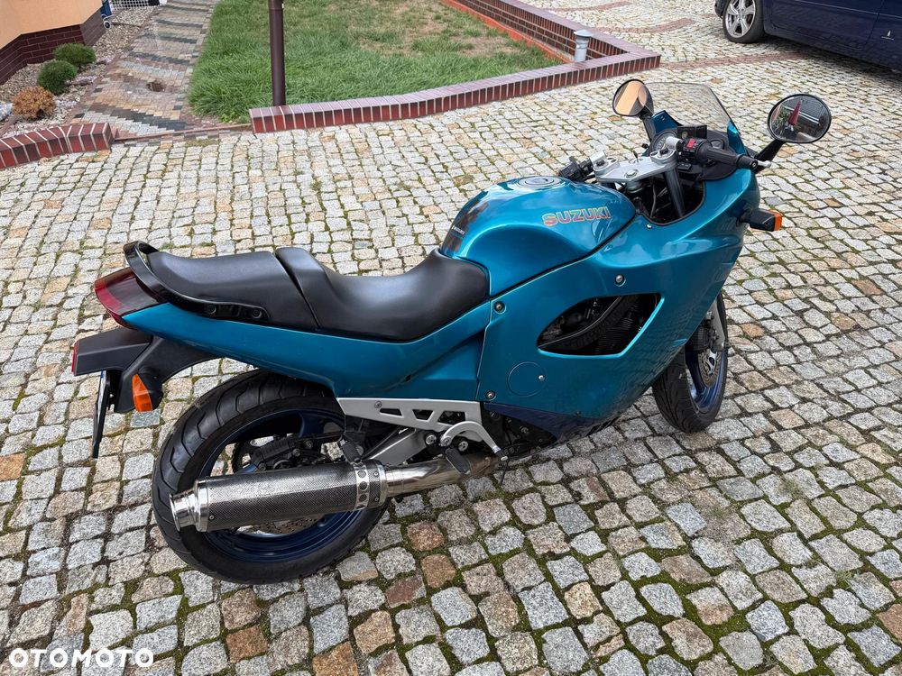 Suzuki GSX - 2