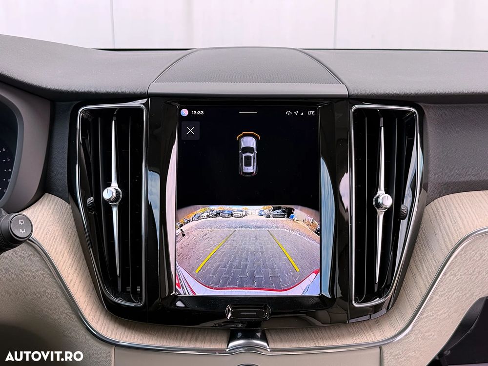 Volvo XC 60 B4 B Plus Dark - 14