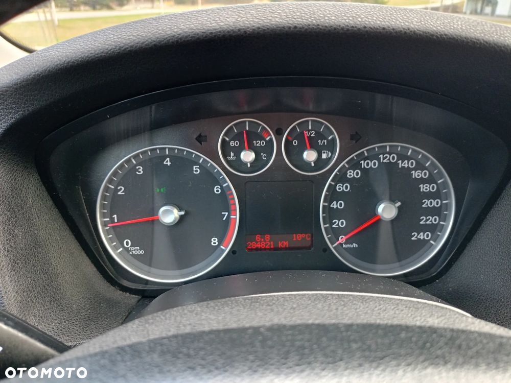 Ford Focus 1.6 Ambiente - 11