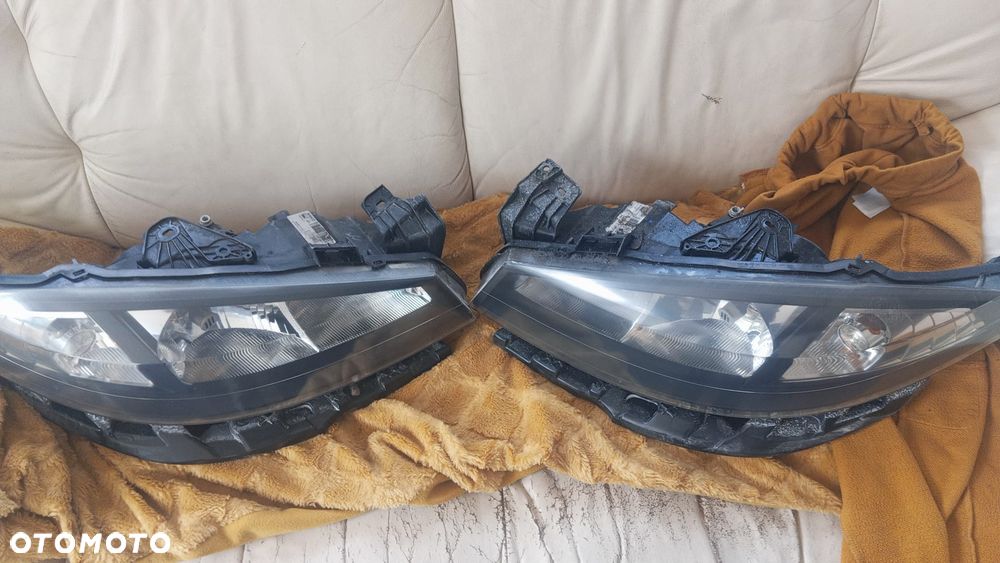 Lampy przednie Renault Laguna II po lifcie lewa prawa