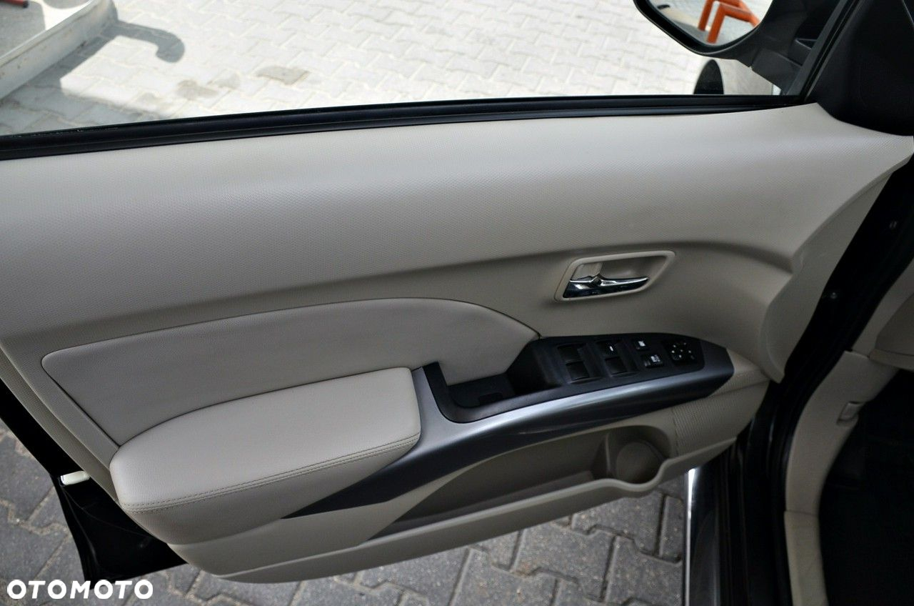 Citroën C-Crosser - 14