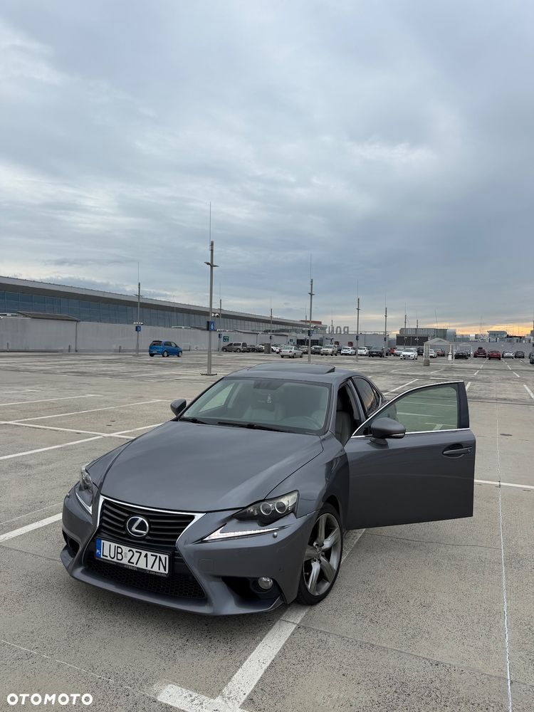 Lexus IS - 21