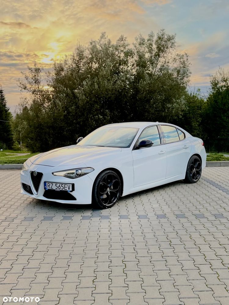 Alfa Romeo Giulia - 1