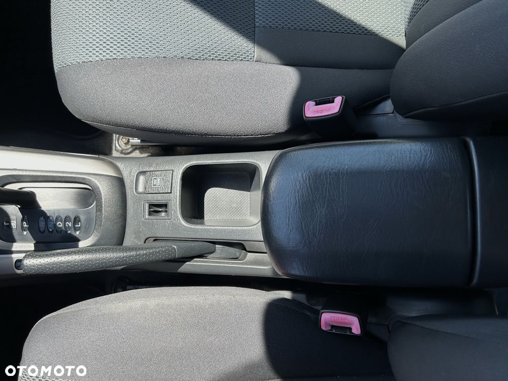 Toyota RAV4 2.0 VVT-i Sol - 21