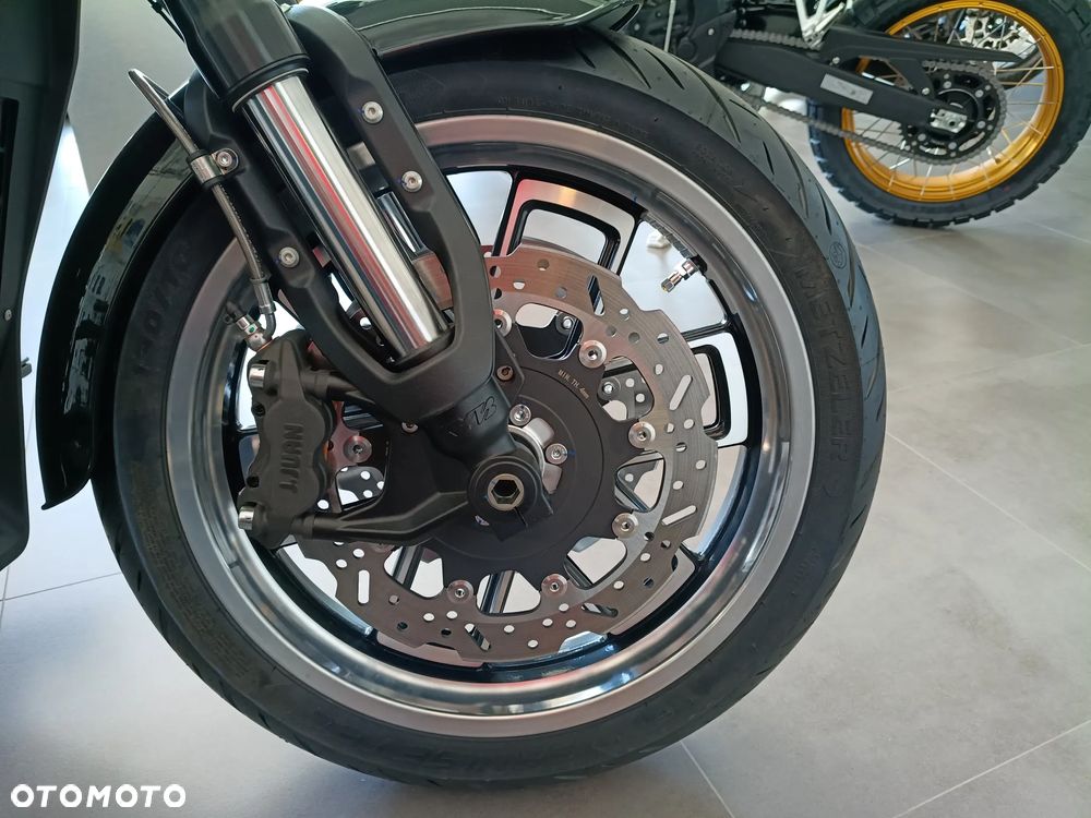 Morbidelli C1002V - 10