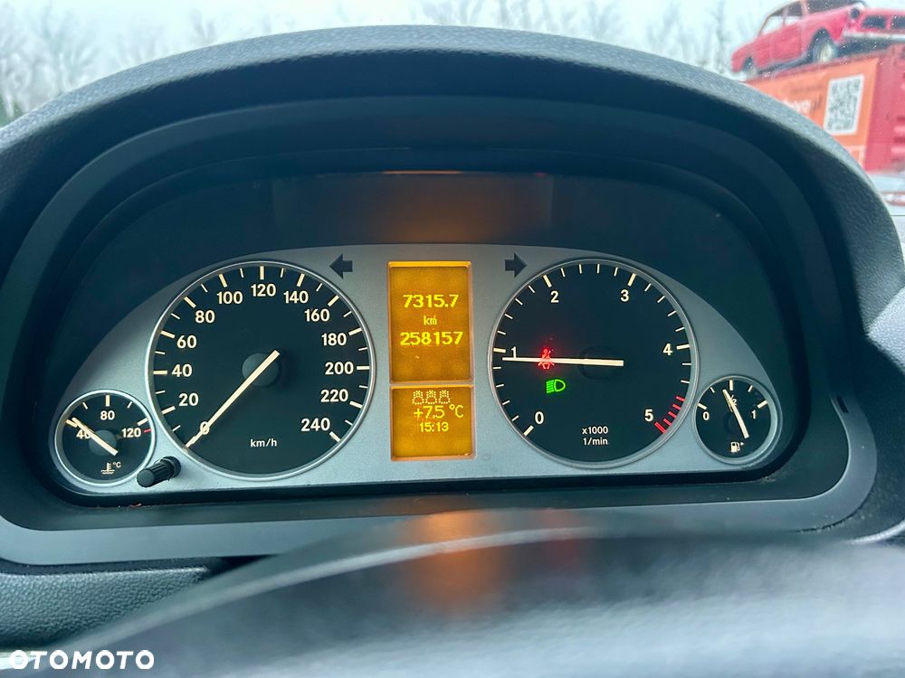 Mercedes-Benz Klasa B 180 CDI - 18