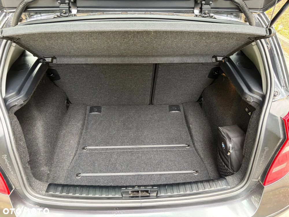 BMW Seria 1 116i - 25