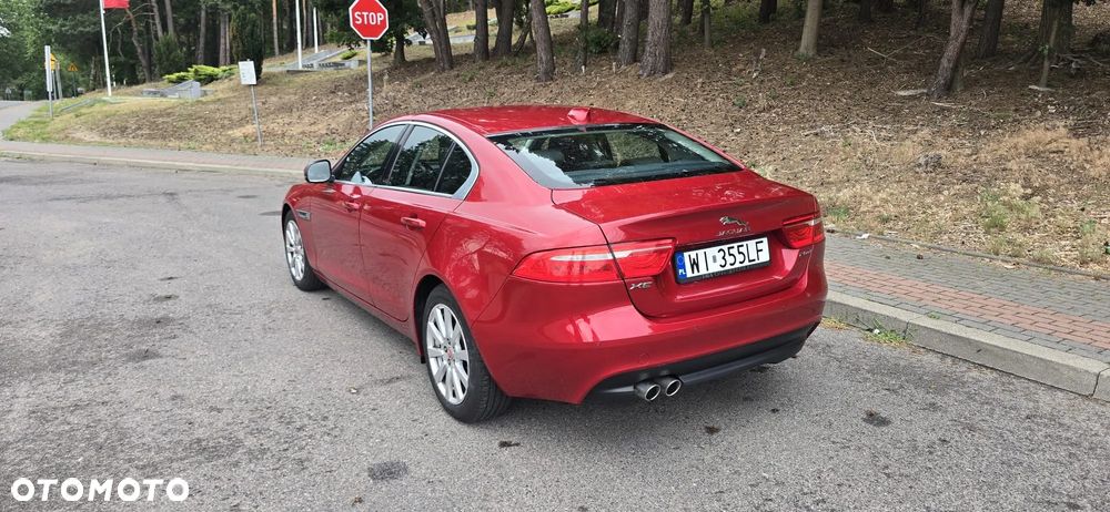 Jaguar XE 2.0 D AWD Prestige - 2