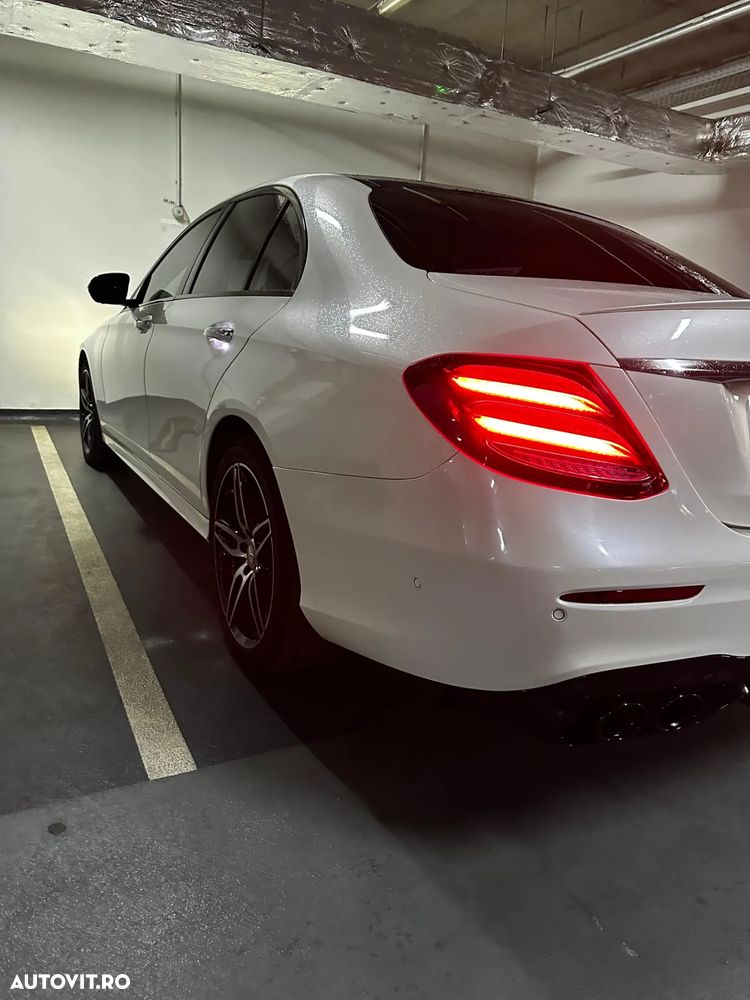 Mercedes-Benz E 43 AMG 4Matic 9G-TRONIC - 9