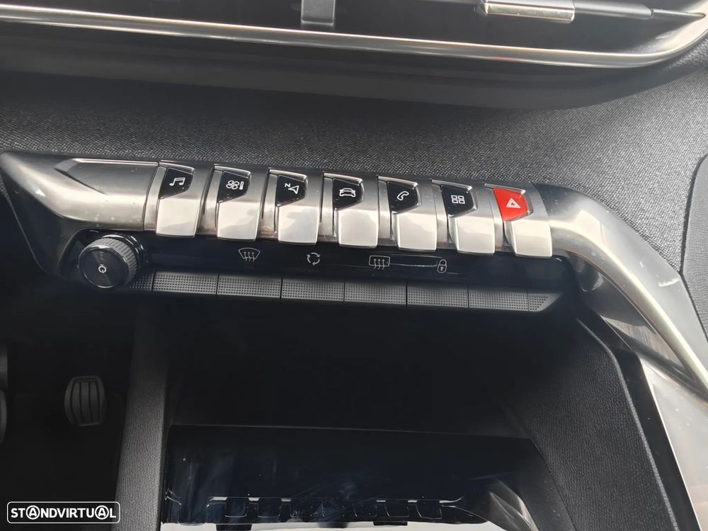 Peugeot 3008 1.2 PureTech Allure - 10