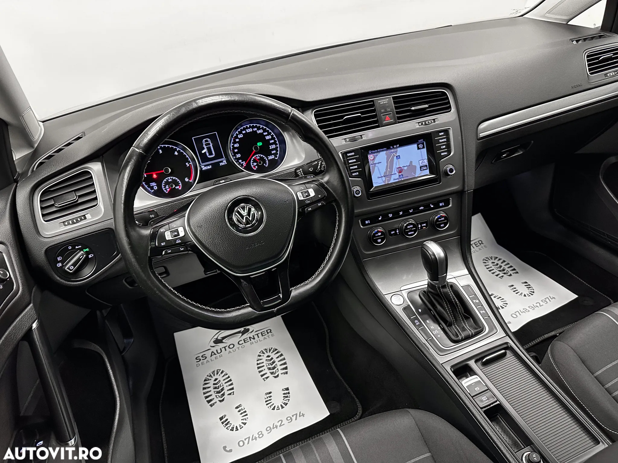 Volkswagen Golf 1.6 TDI BlueMotion Technology DSG Lounge - 26